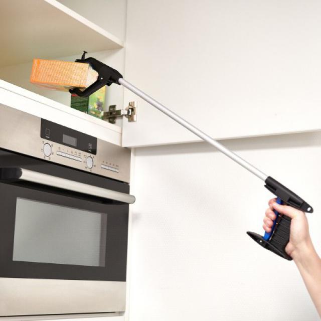 Podavač předmětů - prodloužená ruka - 76 cm s magnetem a háčkem Vitility 70510010