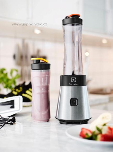 Mixér na pípravu smoothie Electrolux PerfektMix ESB2500.